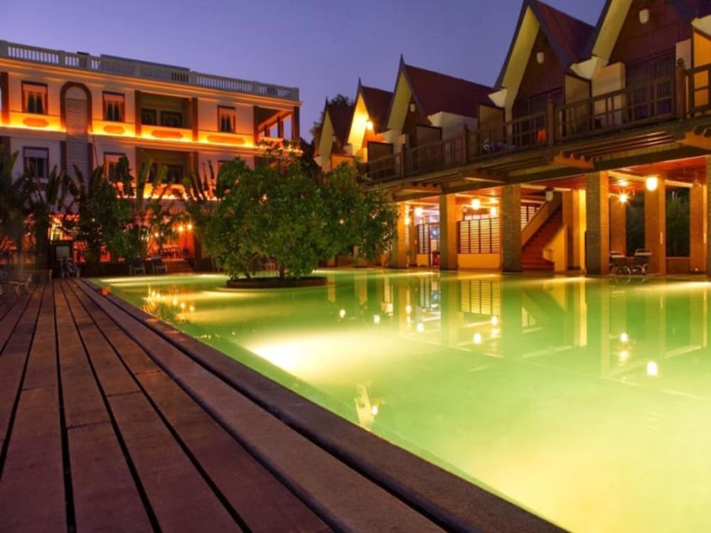 Hotel Mango Hill 40/50