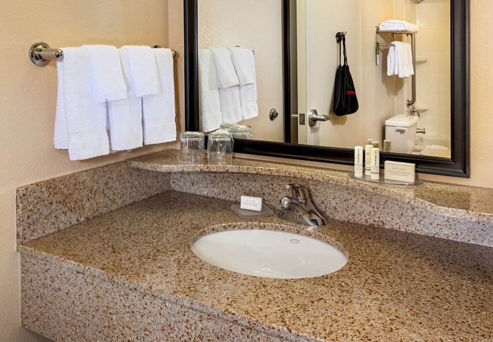 SpringHill Suites by Marriott Modesto 11/28