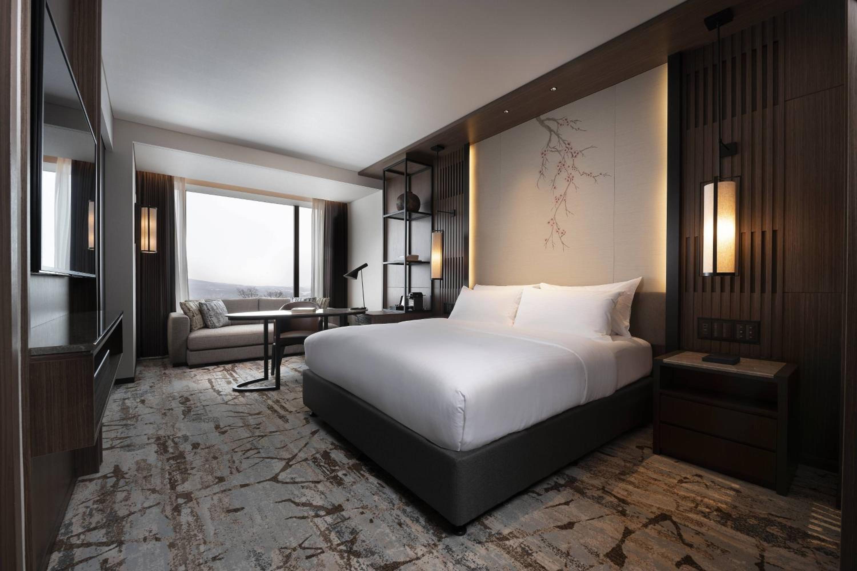 غرفة بسرير كينج، Higashiyama Niseko Village, a Ritz-Carlton Reserve 3/6