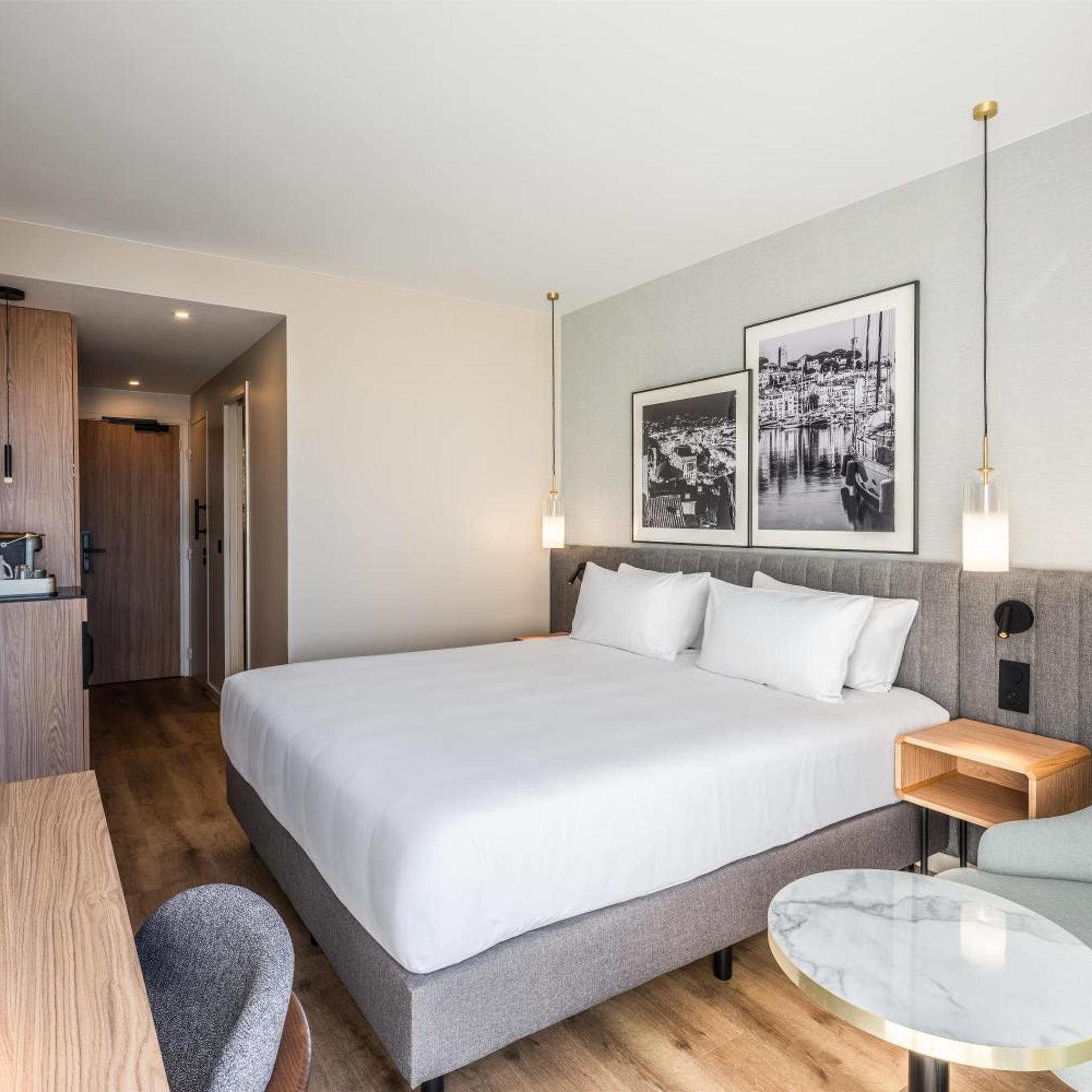 غرفة بريميوم بإطلالة على البحر بشرفة، Luxotel Cannes 5/6