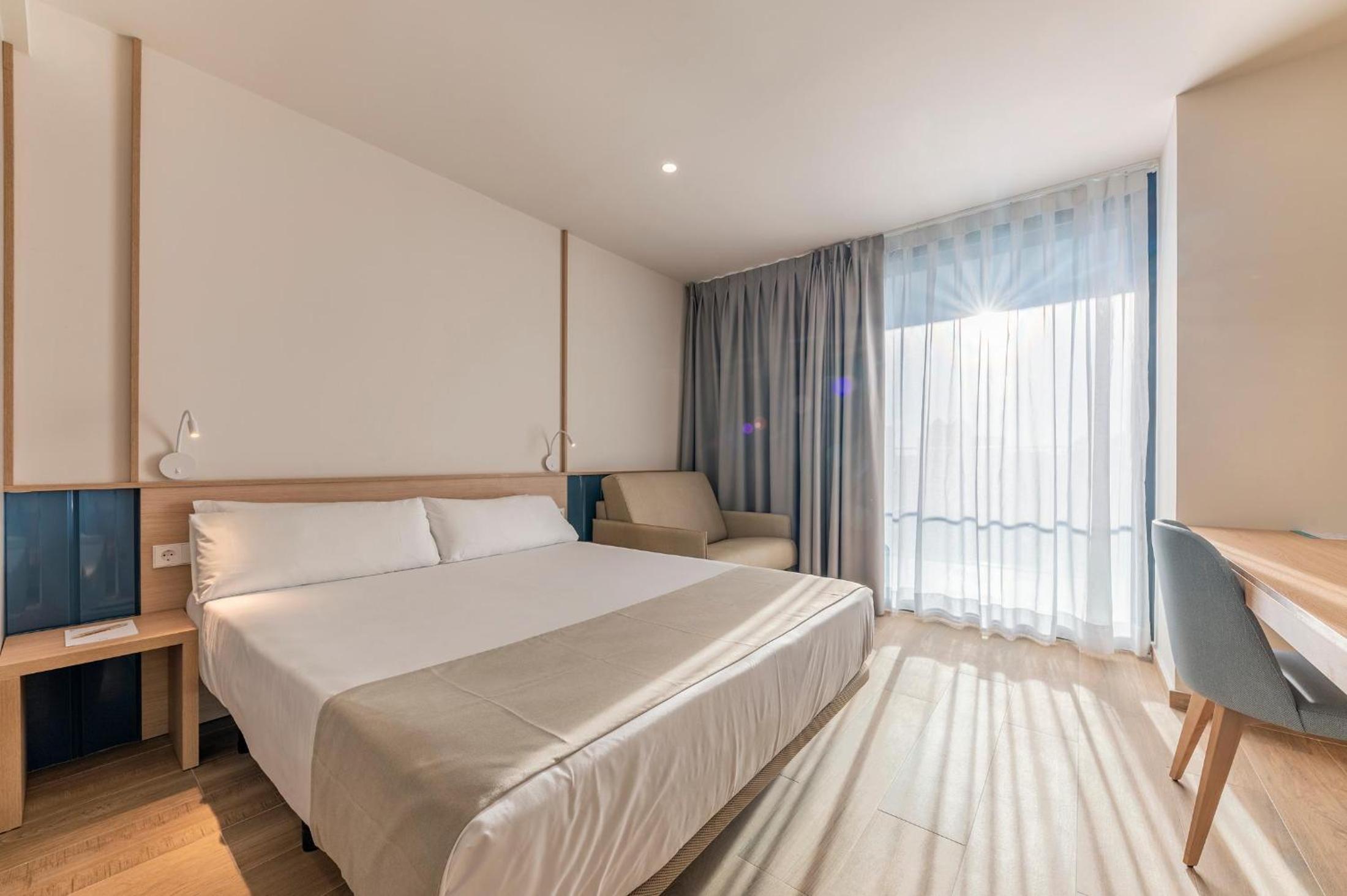 Room, Triple, Single, Balcony