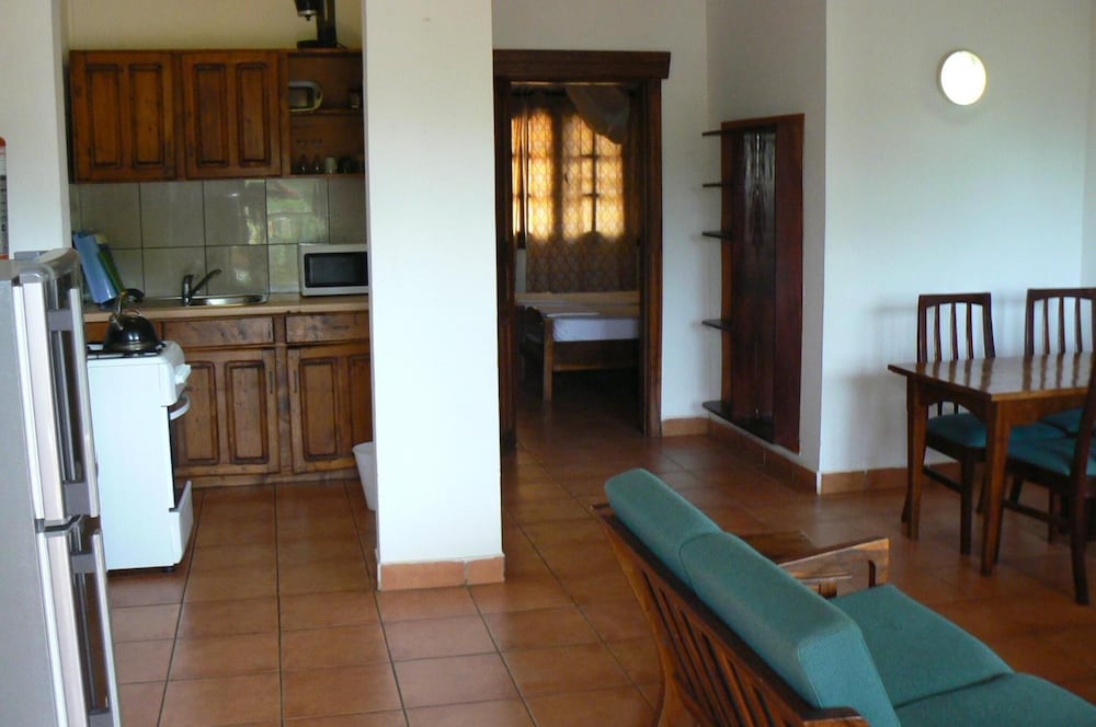 Riyan Apartments 24/42