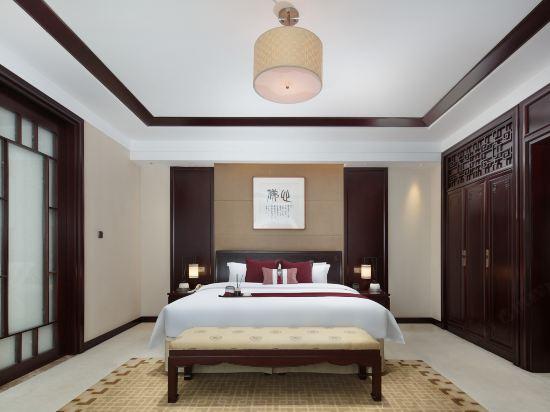 Suite, 2 King Beds
