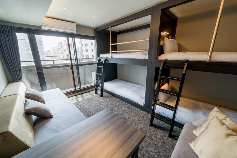 Rinn Sanjo Ohashi East 53/69