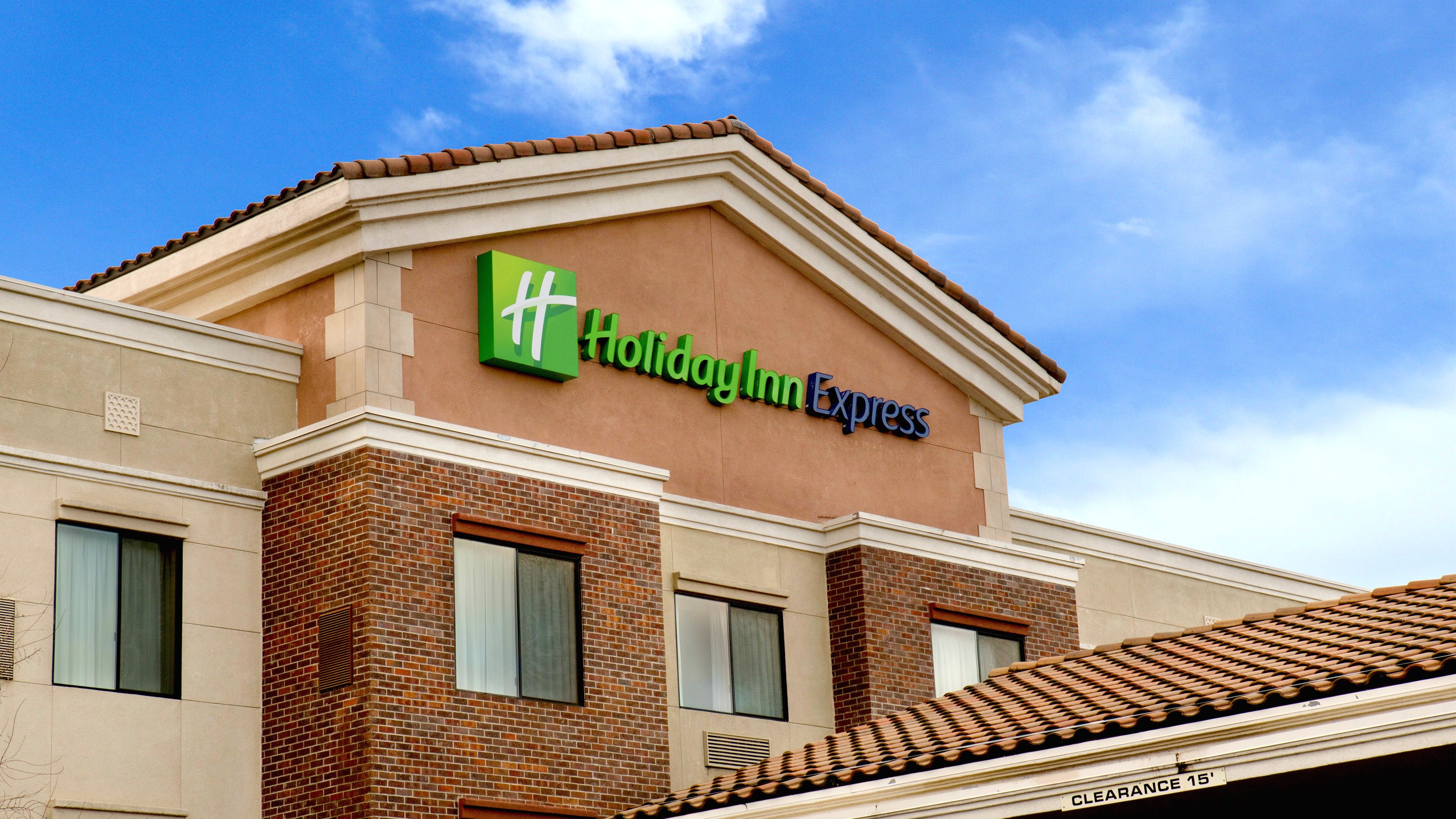 Holiday Inn Express Hotel & Suites Lincoln-Roseville Area 3/71