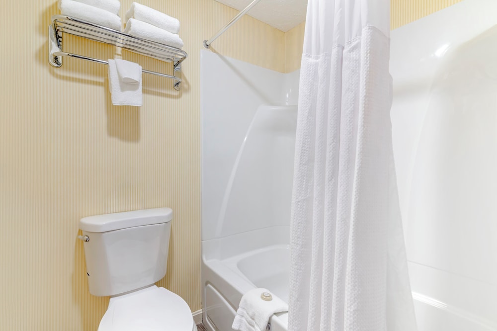 Clover, King Bed، MEADOWMERE RESORT 9/10