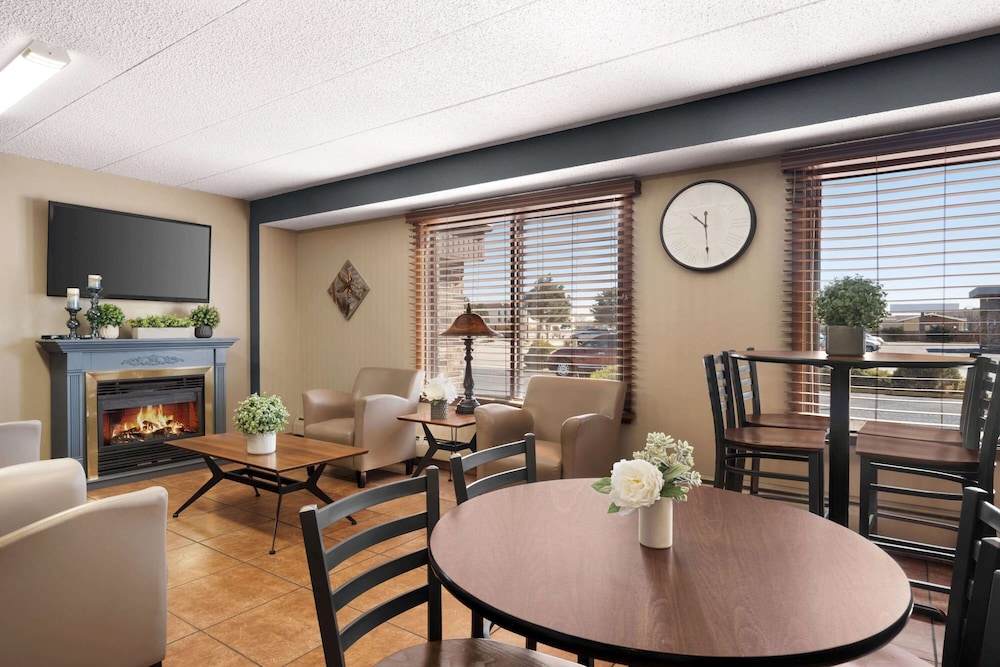 Days Inn by Wyndham Fort Collins 53/75