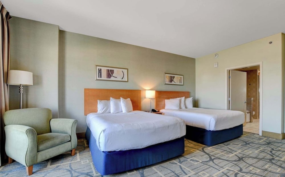 The Platinum Hotel 24/65