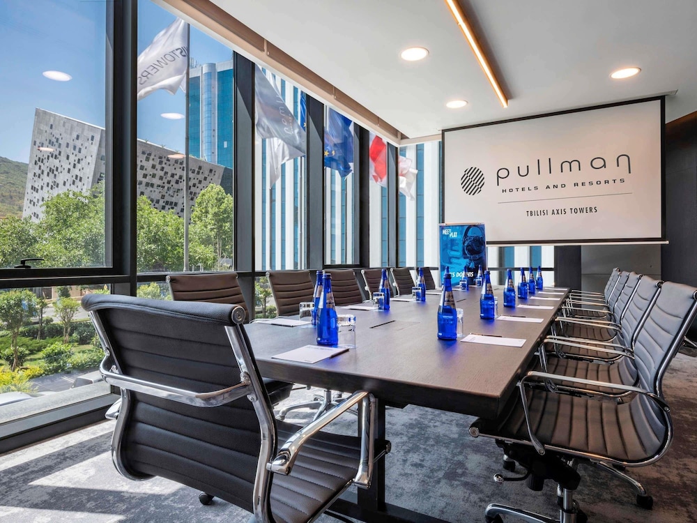Pullman Tbilisi Axis Towers 38/45