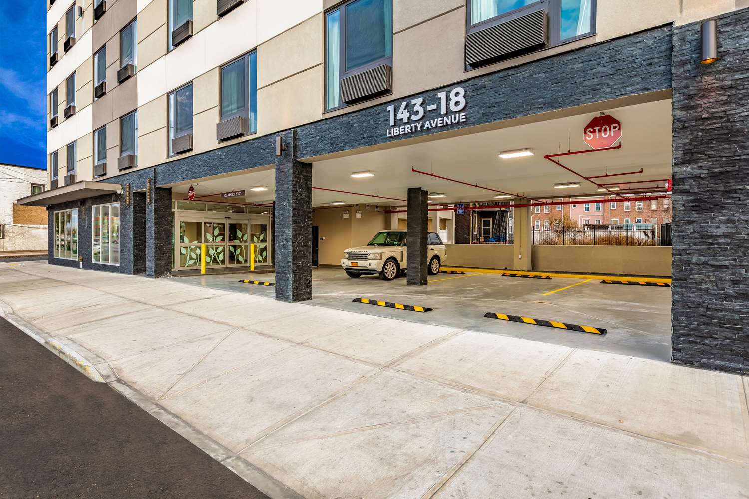 Van Wyck Hotel & Suites Near JFK Airport 43/46