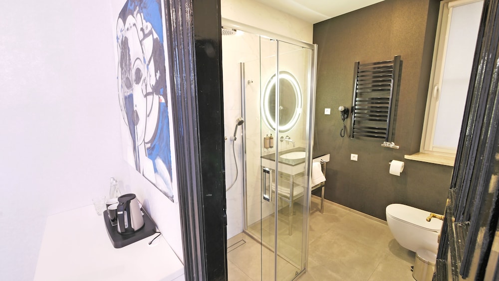 Szewska 22 Boutique 50/50