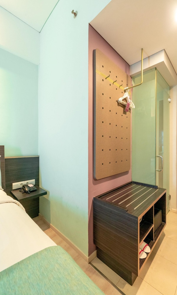 Brits Hotel Puri Indah 22/40