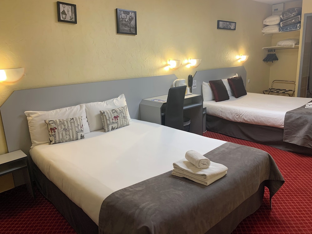 Brit Hotel Bleu Nuit 35/50