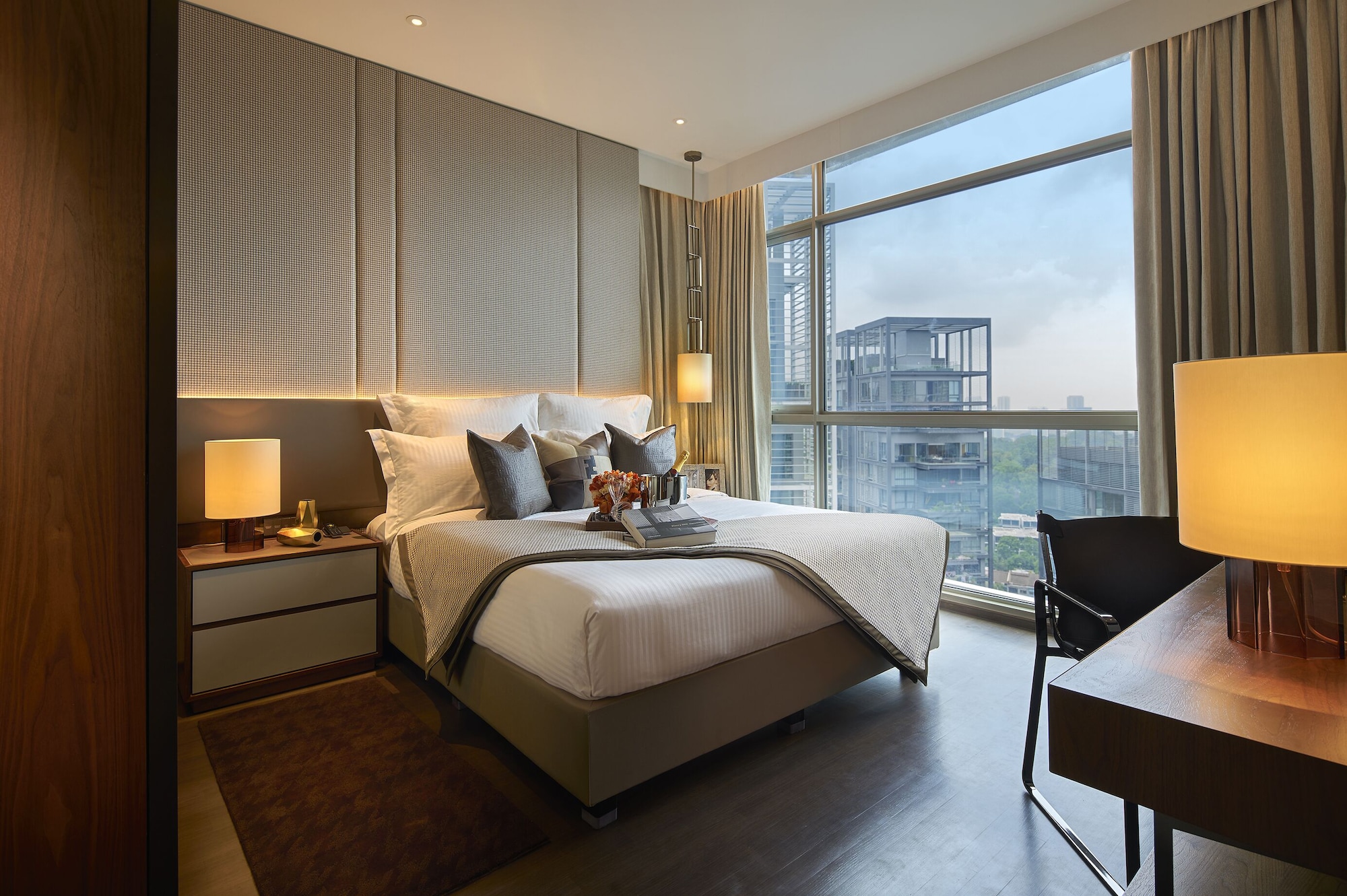 2 Bedrooms, Soho, Suite, King and Twin Beds
