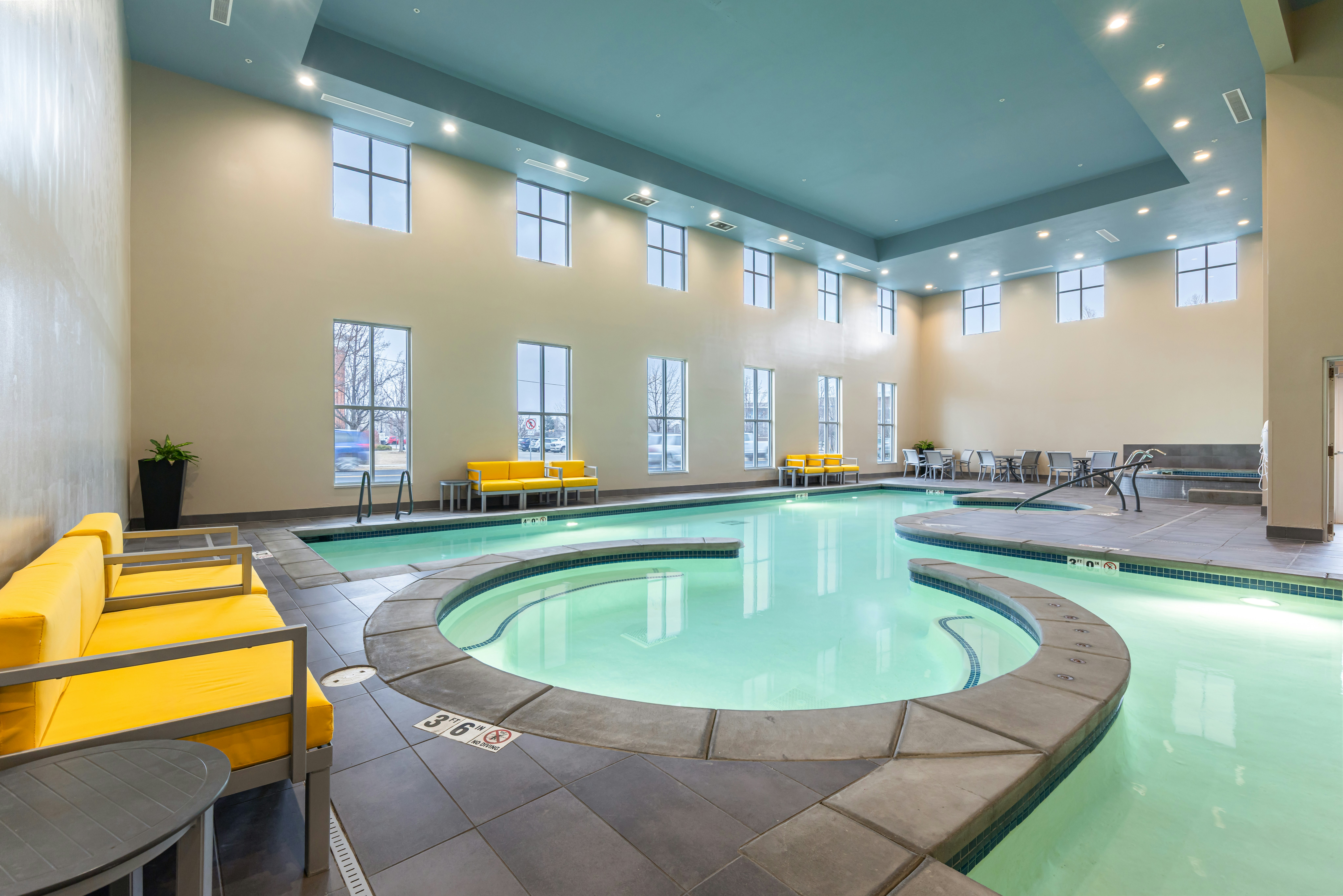 Hampton Inn & Suites Logan 33/48