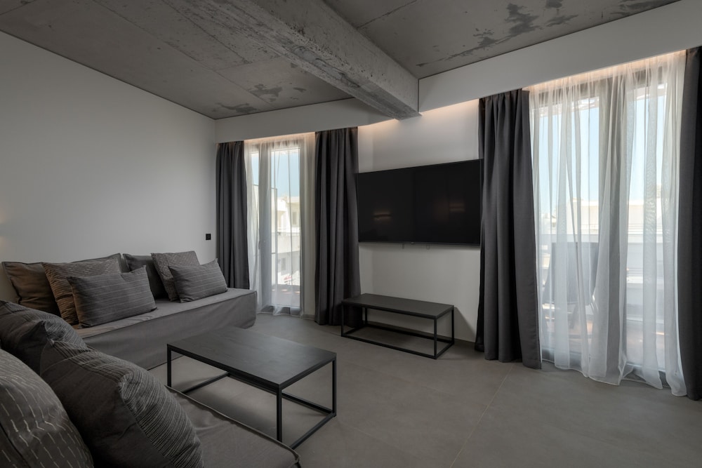 Essence Suites Rhodes 16/32