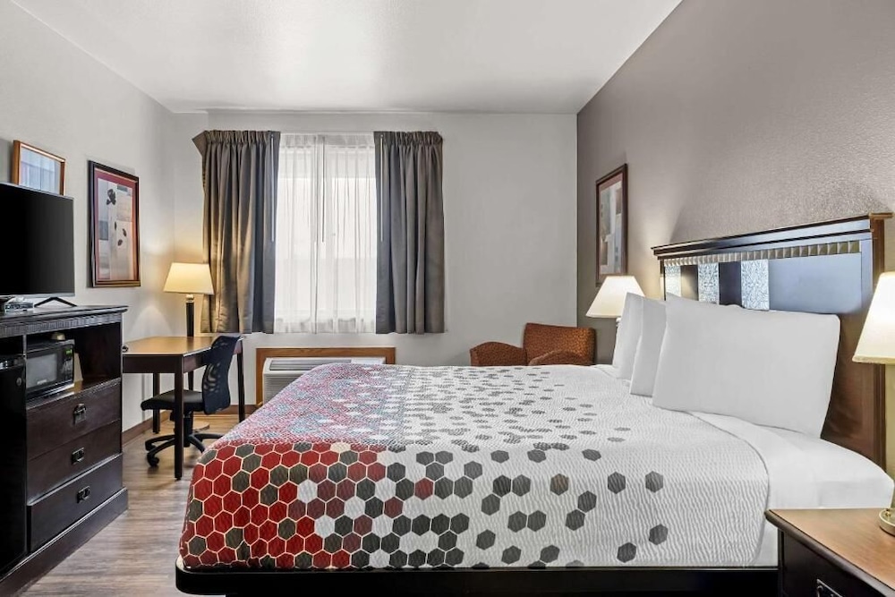 غرفة تنفيذية بسرير كينج، Airport FairBridge Inn Express Billings Downtown 2/9