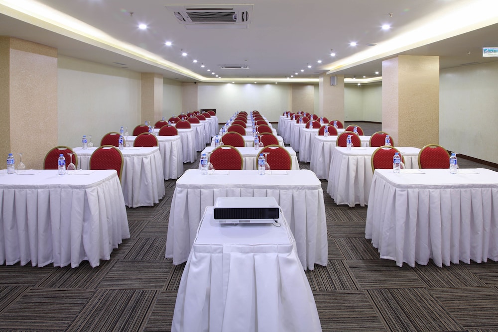 Otel Senbayrak City 50/58