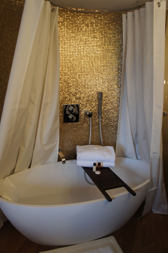 Tonic Hotel Saint Germain 11/30