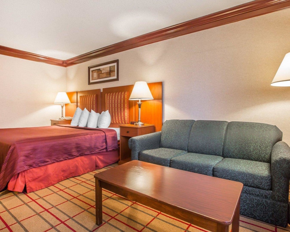 Quality Inn & Conference Center Brattleboro North 51/64