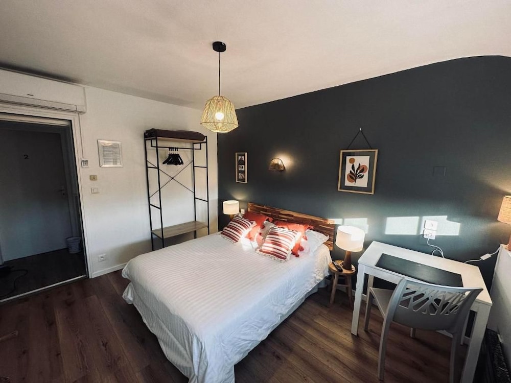 Hotel La Promenade 5/30