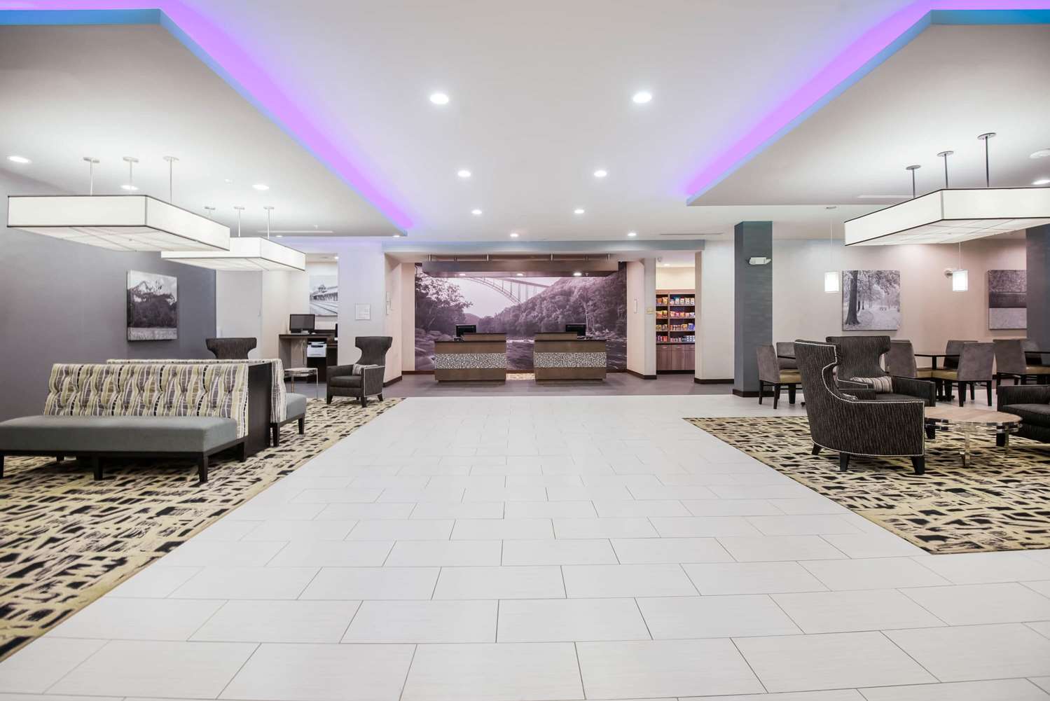 La Quinta Inn & Suites by Wyndham Morgantown 53/60
