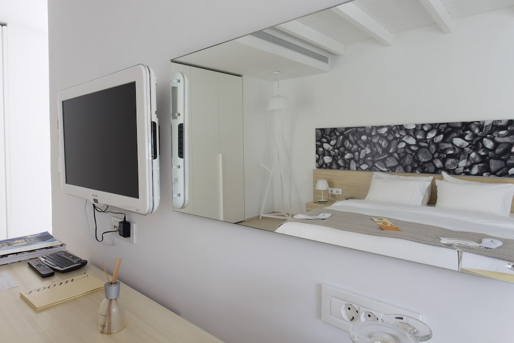 Patmos Aktis Suites And Spa 43/86
