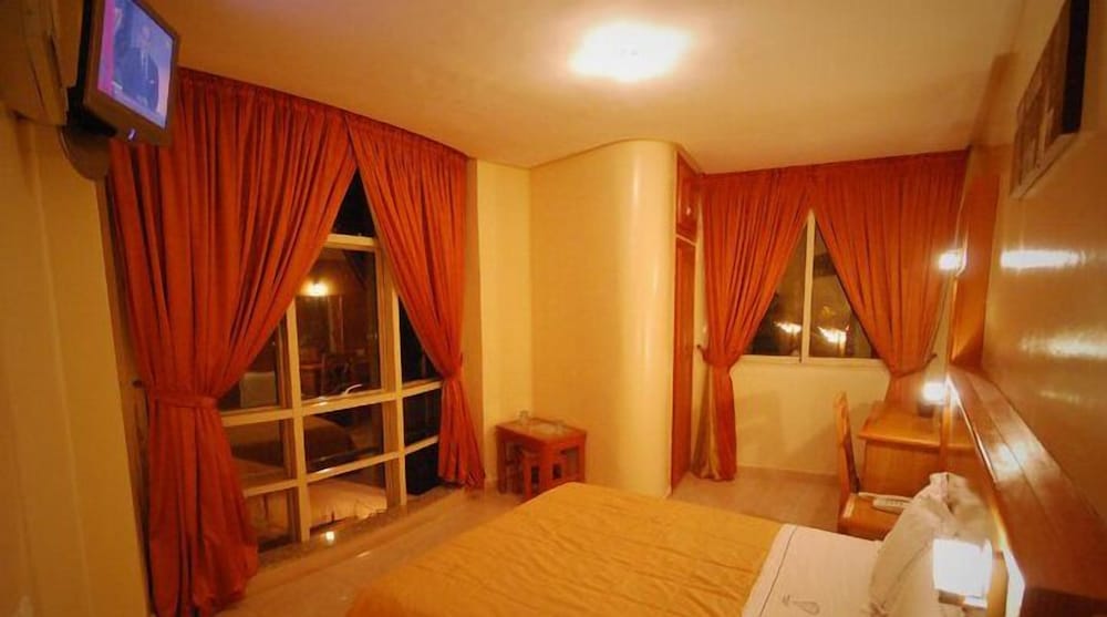 Hotel La Perla 12/21