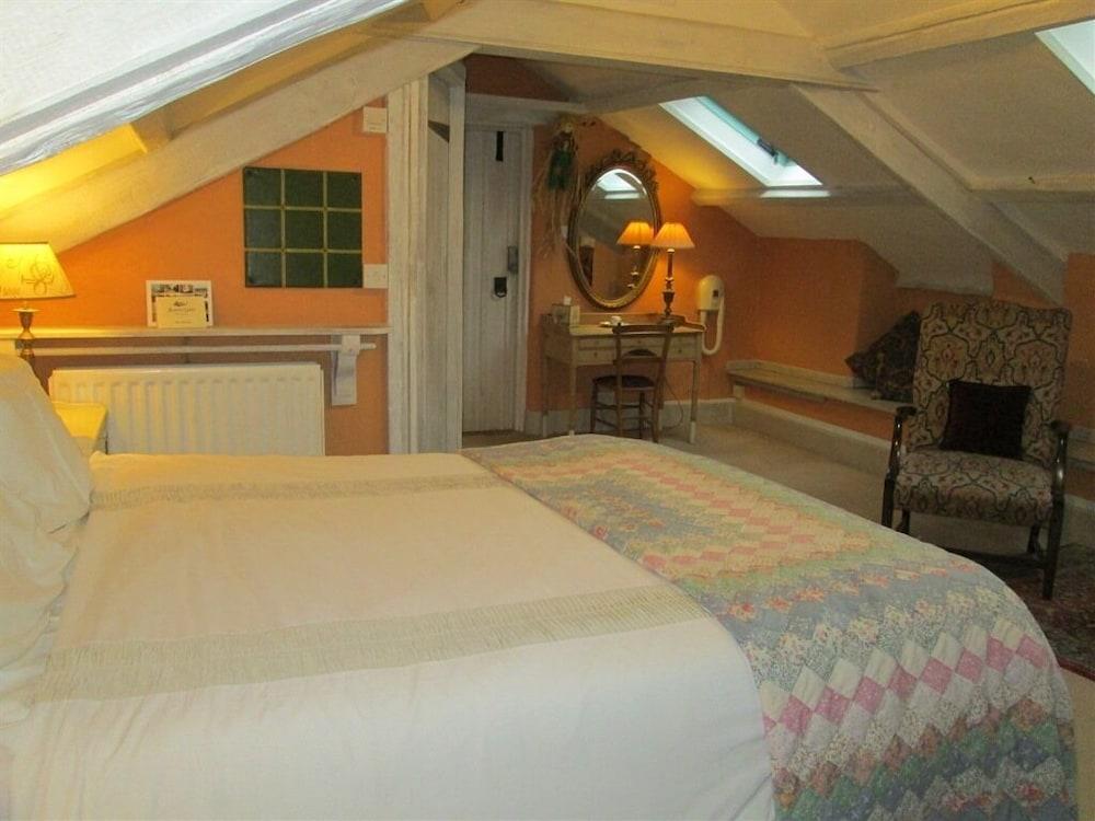 Grand, West, Premium, Double Bed