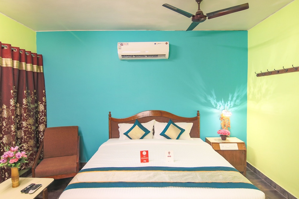 Oyo 10709 Hotel Sbt 16/23