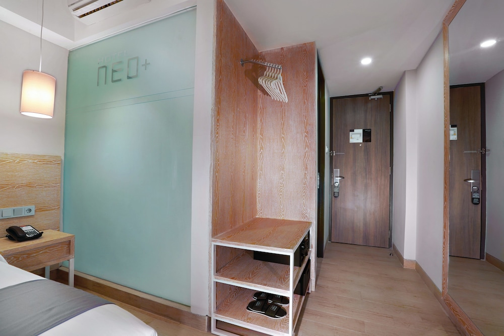 Hotel Neo Kuta Legian 50/50