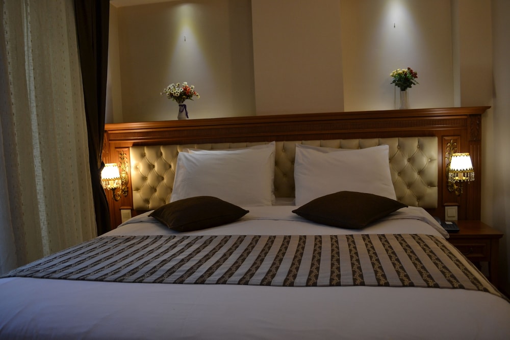Seven Days Hotel 37/60