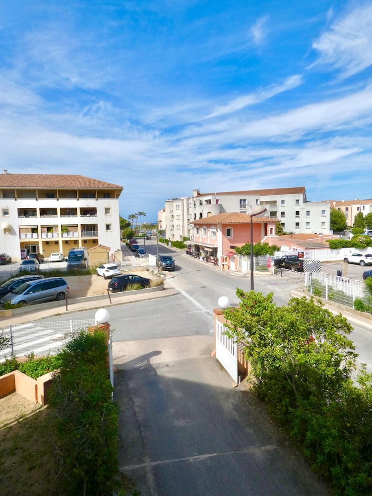 Hôtel Les Arbousiers 57/68