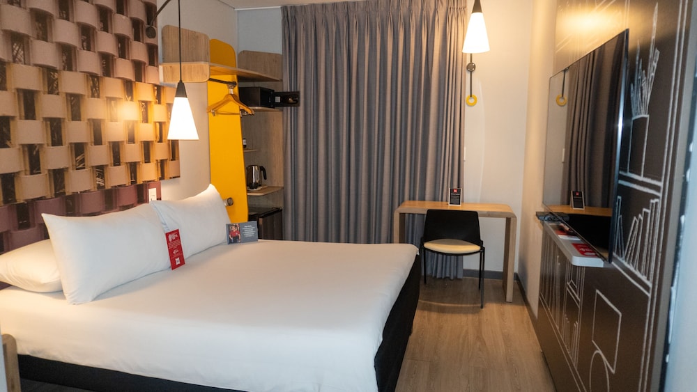 Ibis Cucuta 23/75