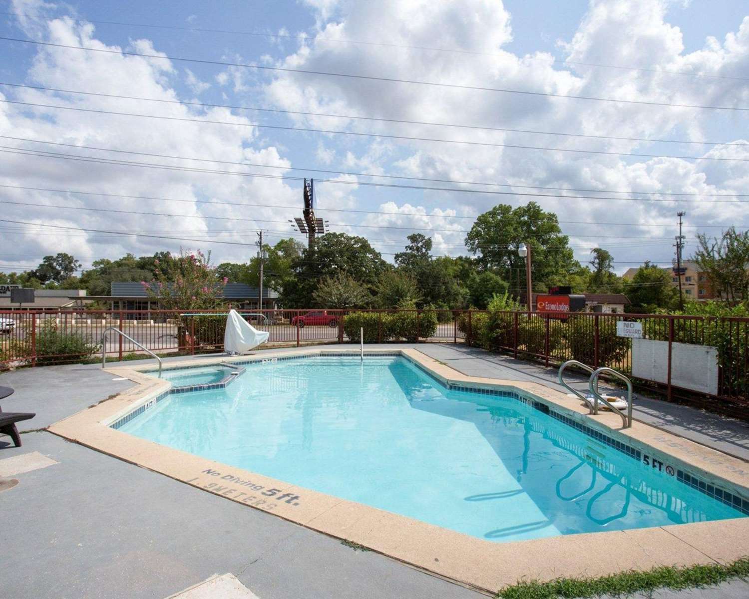 Knights Inn College Station 21/29