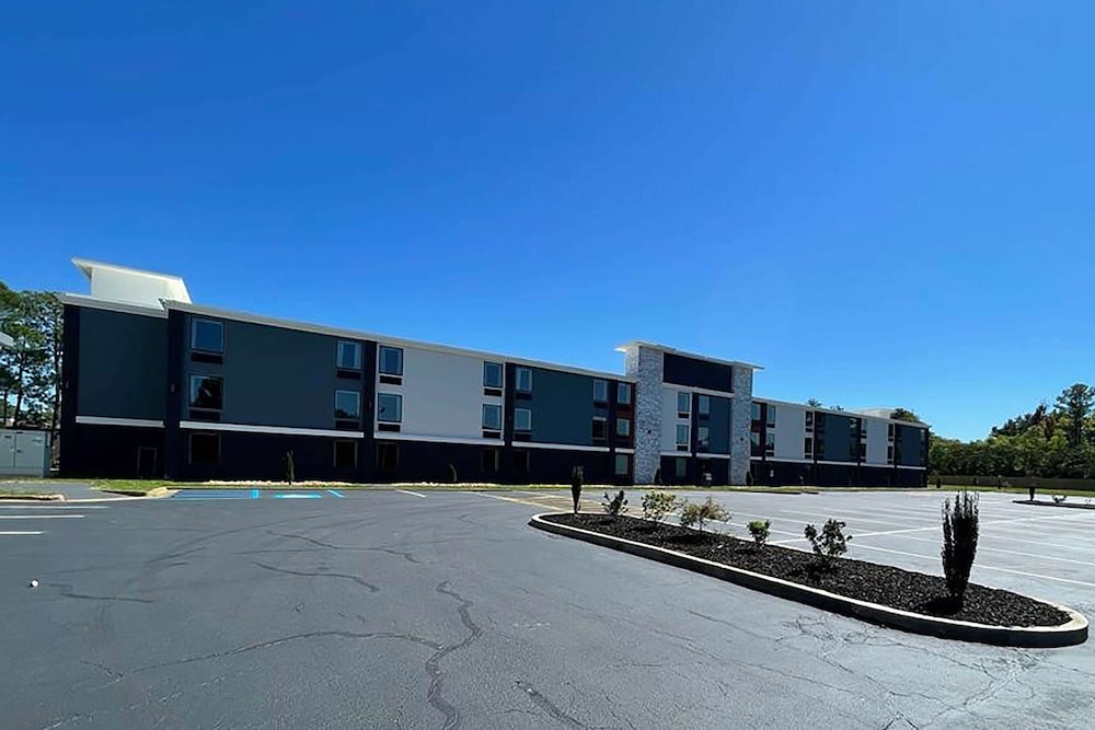 Baymont by Wyndham East Ridge 43/49