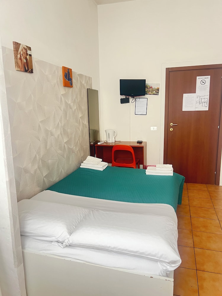 Meltin' Rome Guesthouse 4/40