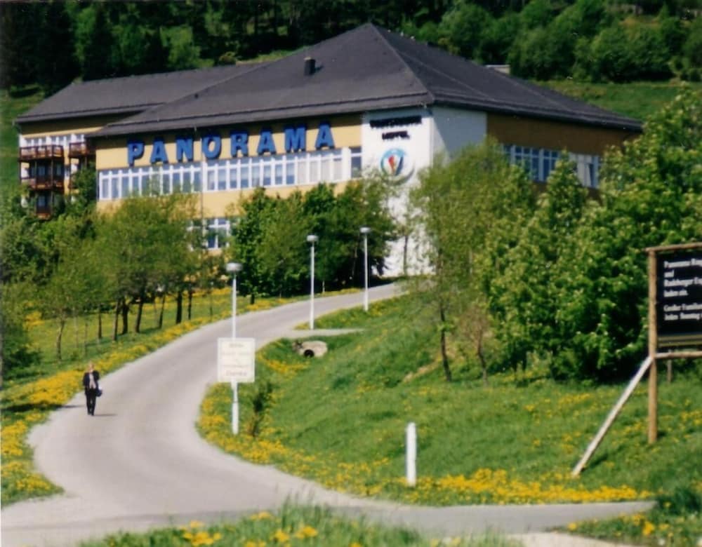 PANORAMA HOTEL OBERWIESENTHAL 35/41