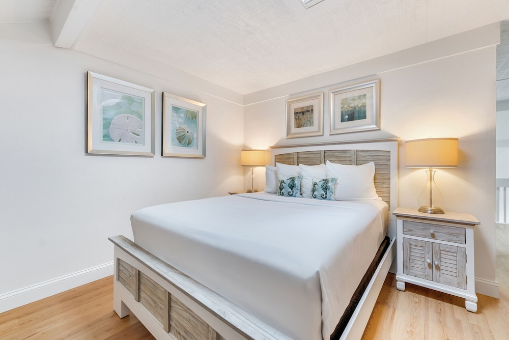 South Seas Resort 32/85