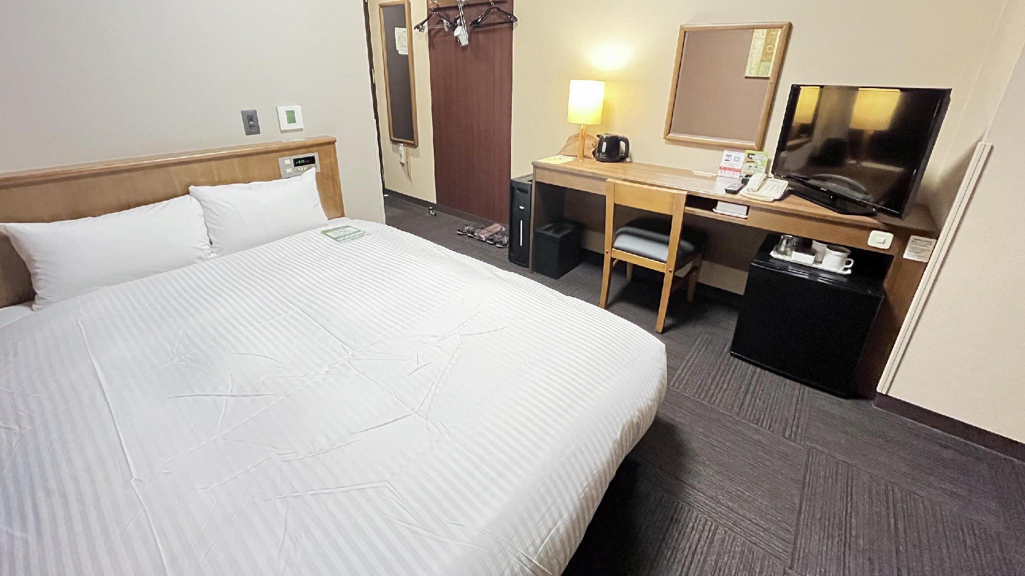 Semi Room, Standard, Semi Double Bed, Smoking