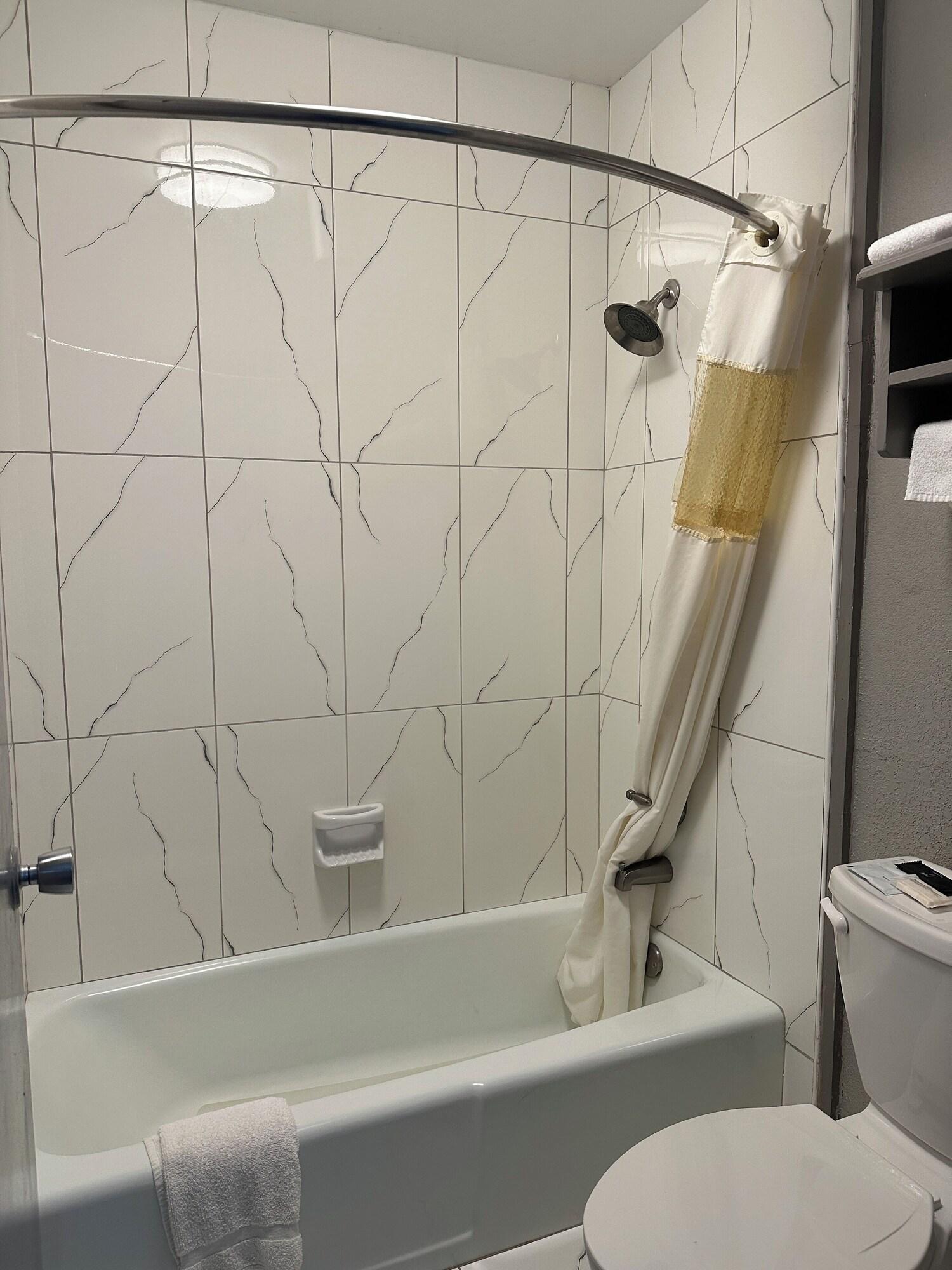 Executive Inn 40/41