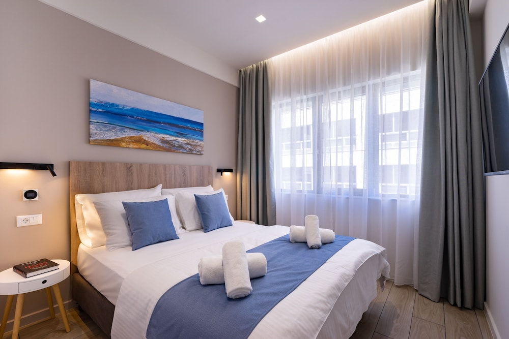 Superior, Apartment, 2 Queen Beds, Sofa