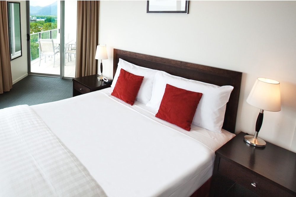 Mantra Trilogy Cairns 32/70