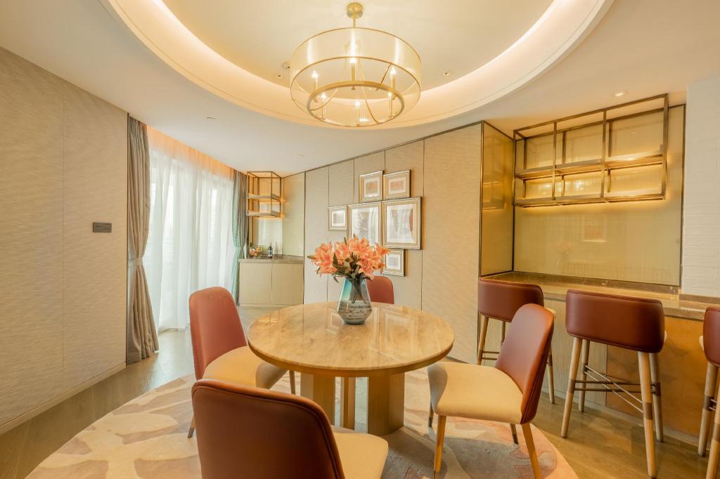 Howard Johnson Plaza by Wyndham Blue Bay Sihanoukville 34/48