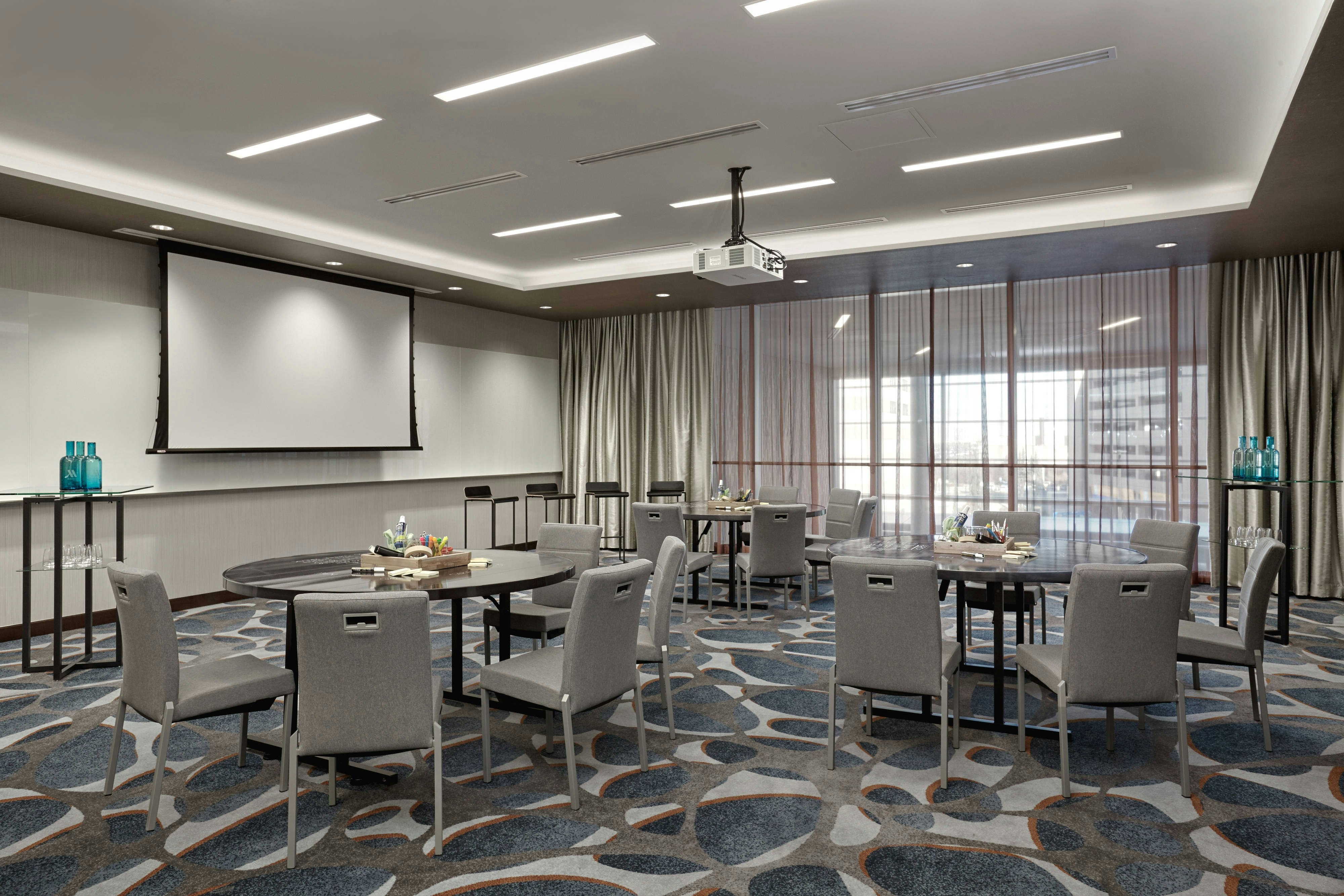 CALGARY AIRPORT MARRIOTT IN-TERMINAL HOTEL 25/33