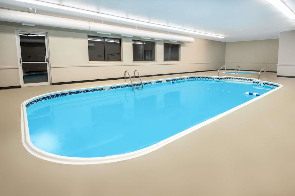 Super 8 By Wyndham Pevely 22/30