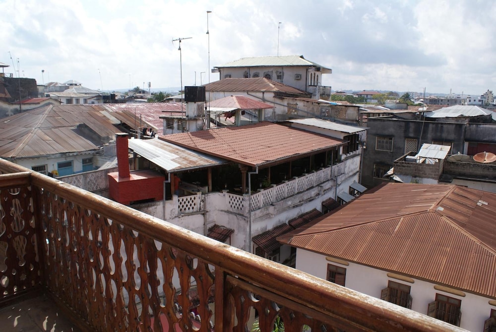 The Swahili House 2/65