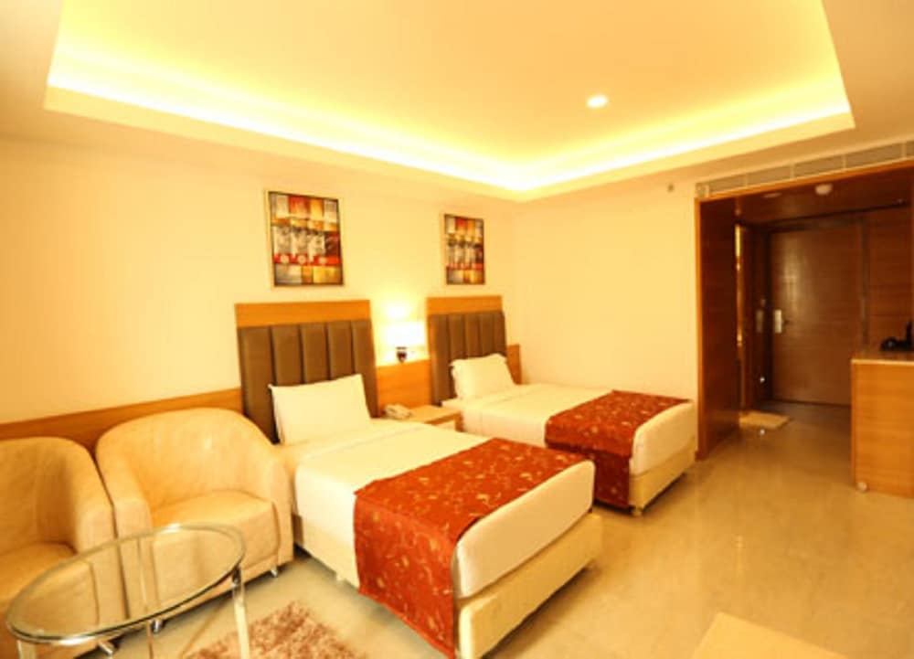 Hotel Chennai Le Palace 30/72