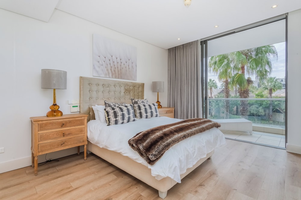 Mountain Marina Luxury Apartments 11/50