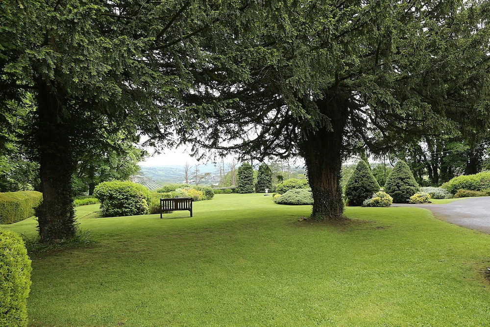 Maes Manor Hotel 44/50